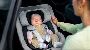 Sale l'Iva al 22% sui seggiolini auto: scacco alla sicurezza