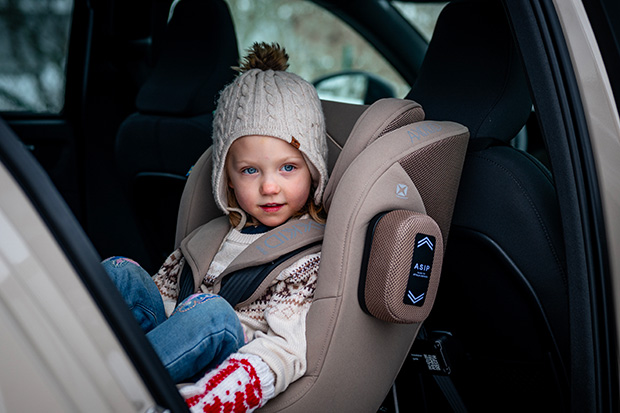 Axkid Minikid 4 Max - Dettagli premium e protezioni laterali di alto livello
