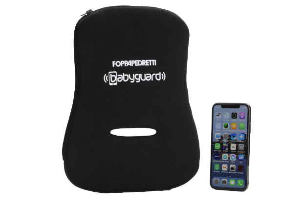 Il cuscino Babyguard di Foppapedretti con lo smartphone dove scaricare l'App