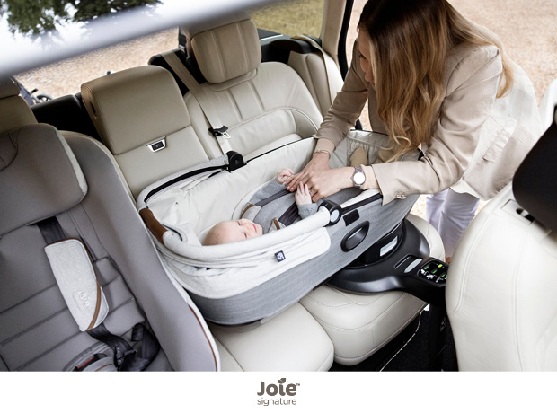 Joie Signature Encore Spinning System Calmi R129 - Vista della navicella montata su base in auto