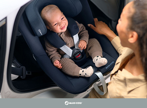 Maxi-Cosi Mica 360 Pro - Bambino avvolto nel comfort del seggiolino in auto